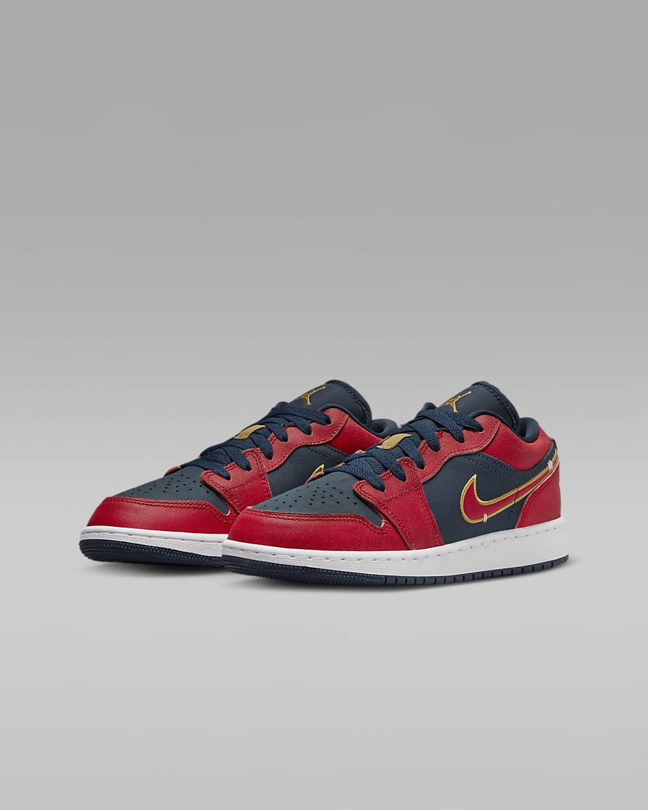 Air Jordan 1 Low SE Older Kids Shoes. Nike RO